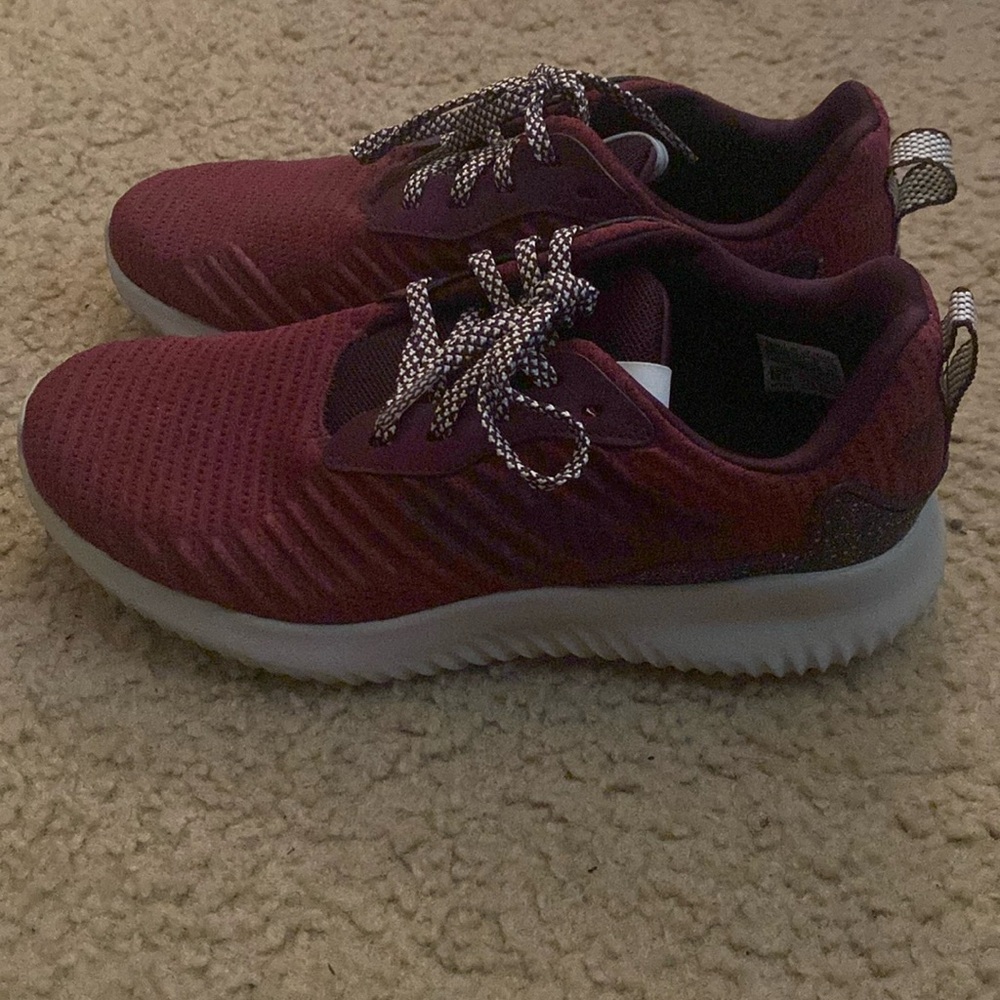 Adidas Women’s AlphaBounce Burgundy
